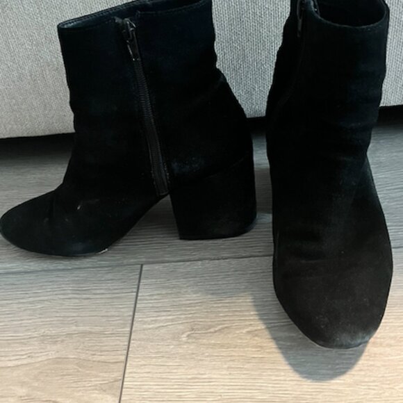 Urban Outfitters Black Suede Ankle Boots - Picture 1 of 4